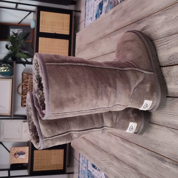 UGG SUEDE TALL BOOTS IN GREY 🩶 SIZE WOMANS 6 🩶 - Picture 6 of 12